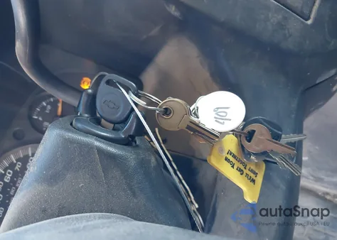 2004 Chevrolet Express G3500 from USA, damaged, VIN 1GCHG35U441190266